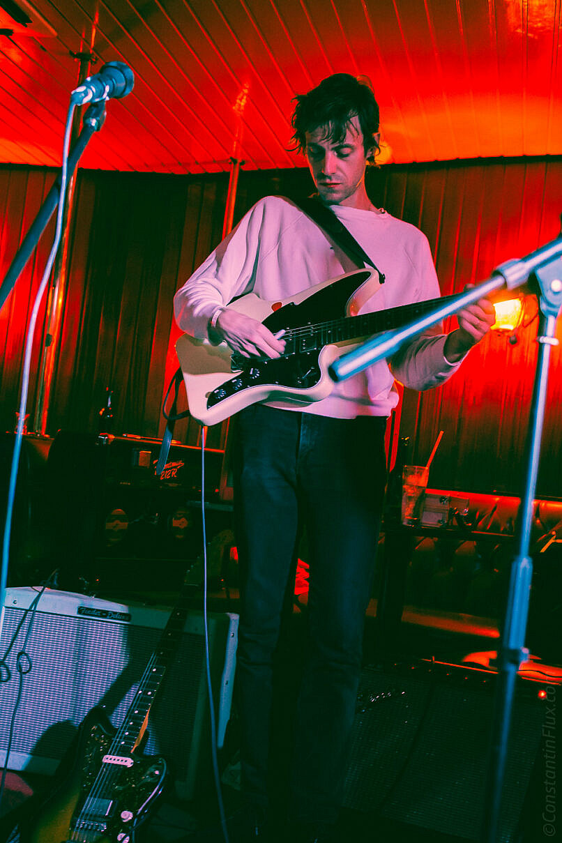 cate le bon king georg drinks tim presley gitarre live music constantin flux #fotograf am niederrhein #bandfotograf