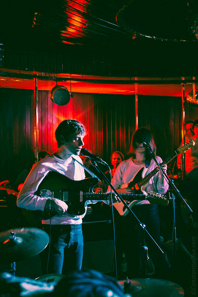 fotograf am niederrhein cate le bon tim presley king georg drinks live music constantin flux #bandfotograf